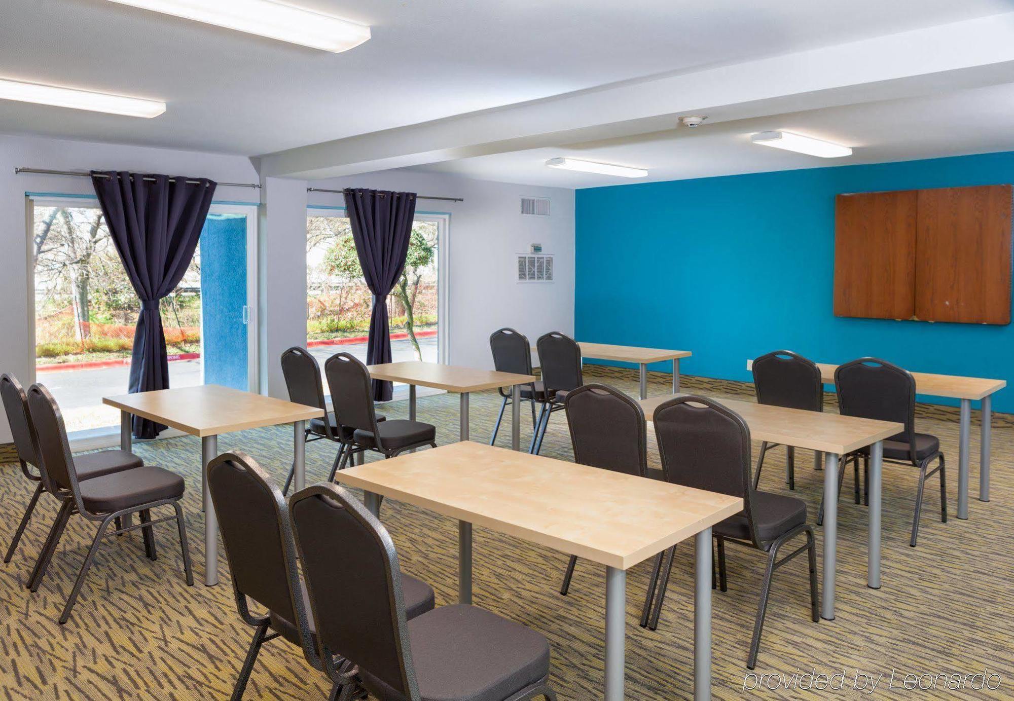 Aae Austin'S Travelodge Экстерьер фото