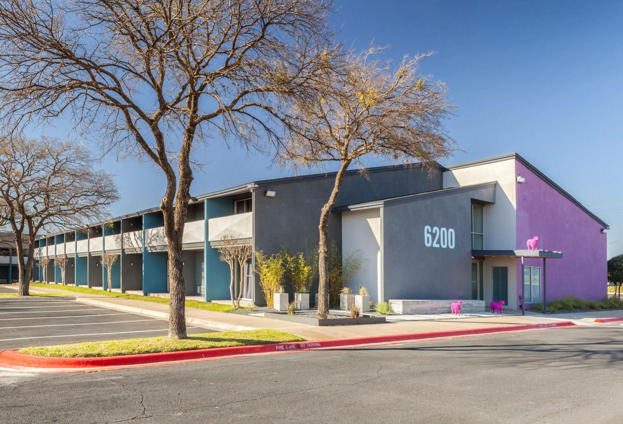 Aae Austin'S Travelodge Экстерьер фото